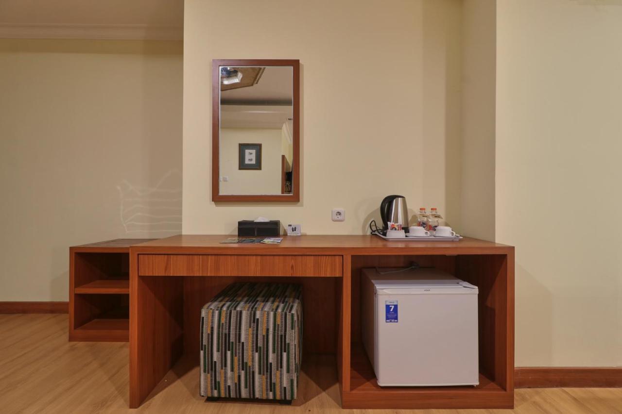 Coins Hotel Dżakarta Zewnętrze zdjęcie